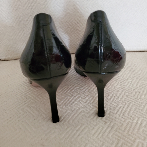 Gucci Black Patent Leather Guccisima Peep Toe Pumps Size 37 1/2 - Picture 6 of 7